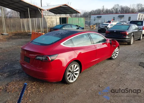 2019 Tesla Model 3 Long Range/Mid Range/Standard Range/Standard Range Plus z USA, uszkodzony, nr VIN 5YJ3E1EA1KF301046